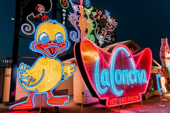 Las Vegas: Neon Museum Night Experience and Open-Top Bus Tour - The guides and onboard narration: how the info lands