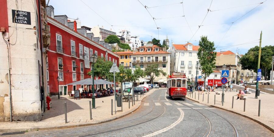 Lisbon: 3-in-1 Hop-On Hop-Off Bus and Tram Tours - Practical tips that save you time: signage, meeting points, and last chances