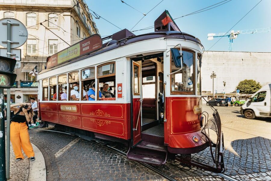 Lisbon: 72/96-Hour Hop-On Hop-Off Bus, Tram & Boat Ticket - How the bus, tram, and boat connect into one Lisbon rhythm