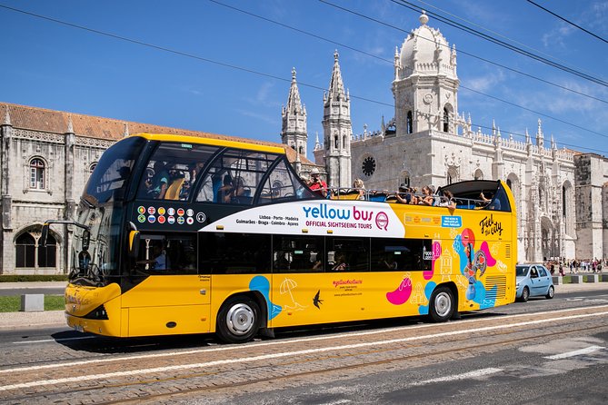 Lisbon: Belém Hop-On Hop-Off Bus Tour 24-Hour Ticket - Onboard audio and the reality of crowds