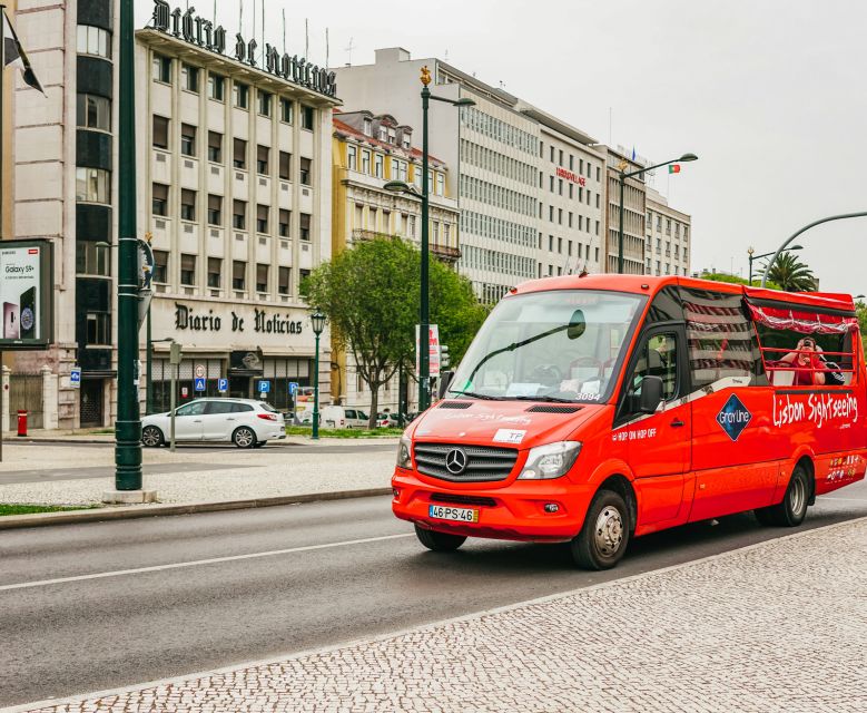 Lisbon: Hop-On Hop-Off Bus Tour - When the night tour helps (and when it doesn’t)
