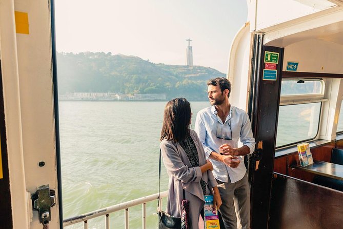 Lisbon Hop-On Hop-Off Bus Tour and River Cruise - The Yellow Boat cruise on the Tagus: what you gain, and what to expect