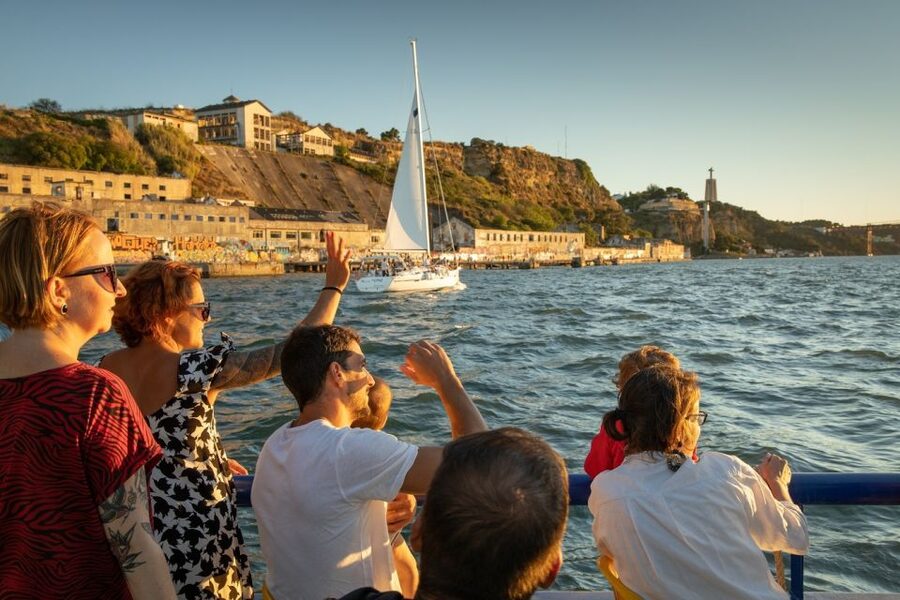 Lisbon: Sightseeing Boat Tour with Hop-On Hop-Off Option - Price and time: is $21 a good value for 45 minutes to 2 hours?