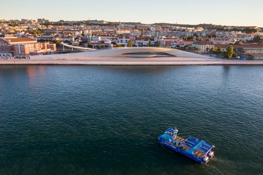 Lisbon: Sightseeing Boat Tour with Hop-On Hop-Off Option - Why a boat view is the fastest way to size up Lisbon