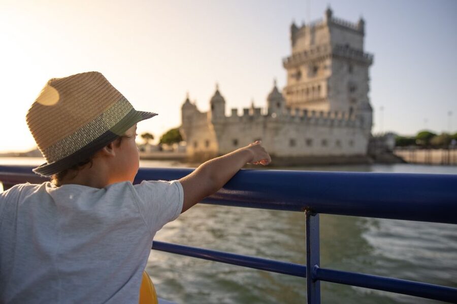 Lisbon: Sightseeing Boat Tour with Hop-On Hop-Off Option - Terreiro do Paço and MAAT: the old meets the new lesson