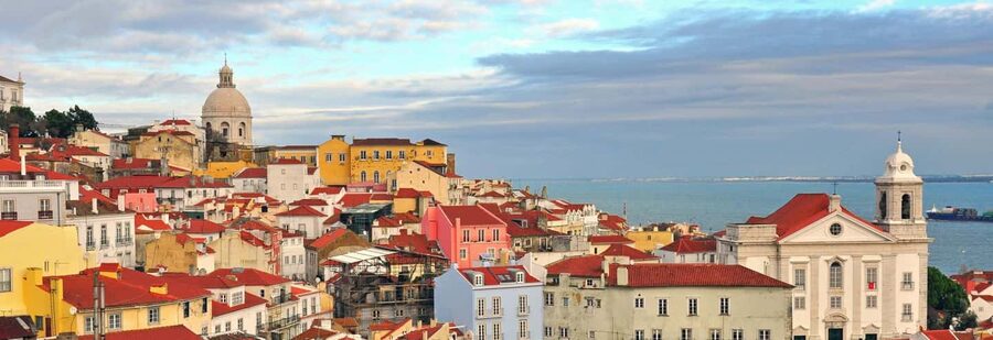 Lisbon: Tuk Tuk Hop-On Hop-Off Tour - Alfama and the Lisbon Cathedral: where to slow down