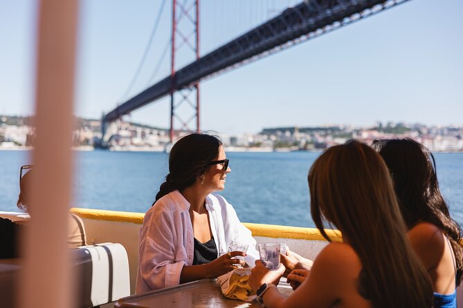 Lisbon Yellow Boat River Hop-On Hop-Off Tour - Timing and weather: drizzle happens, but the cruise is still worth it