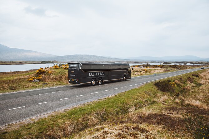 Loch Ness and the Highlands Experience Bus Tour from Edinburgh - Caledonian Canal and the locks at Fort Augustus: when you catch them in action