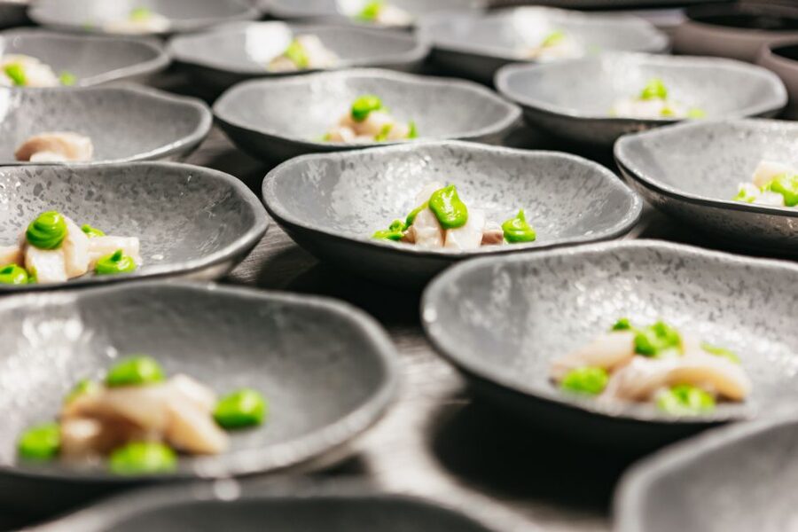 London: 6-Course Gourmet Dinner on a Luxury Coach - The coach dining setup: Your 2.5-hour restaurant-with-a-view