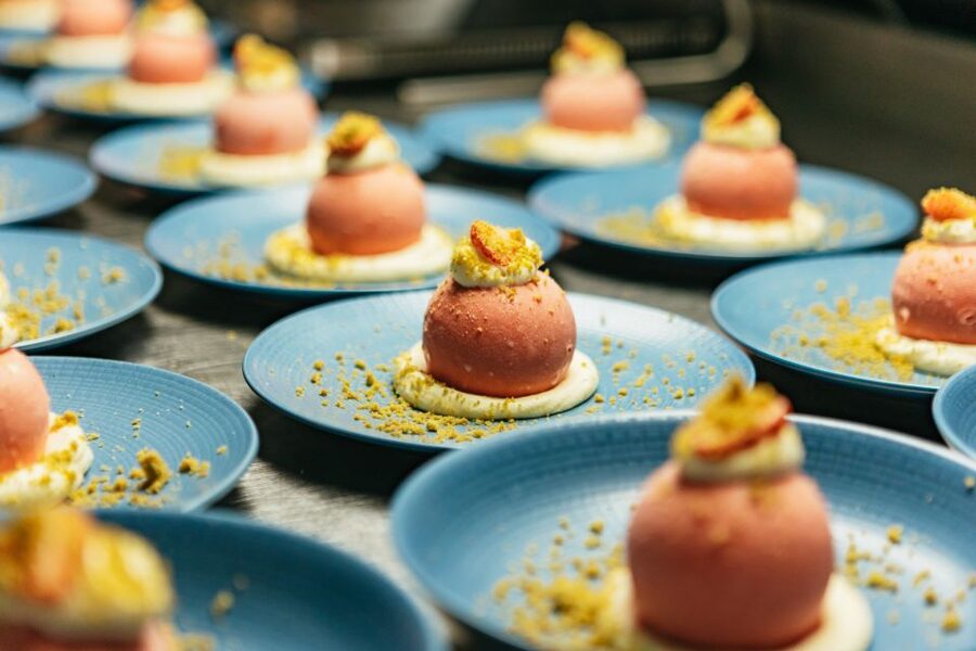 London: 6-Course Gourmet Dinner on a Luxury Coach - Should you book this London 6-course coach dinner?