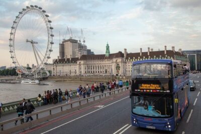London by Night Sightseeing Open Top Bus Tour with Live Guide - What the night route covers: Buckingham Palace, Trafalgar Square, Piccadilly