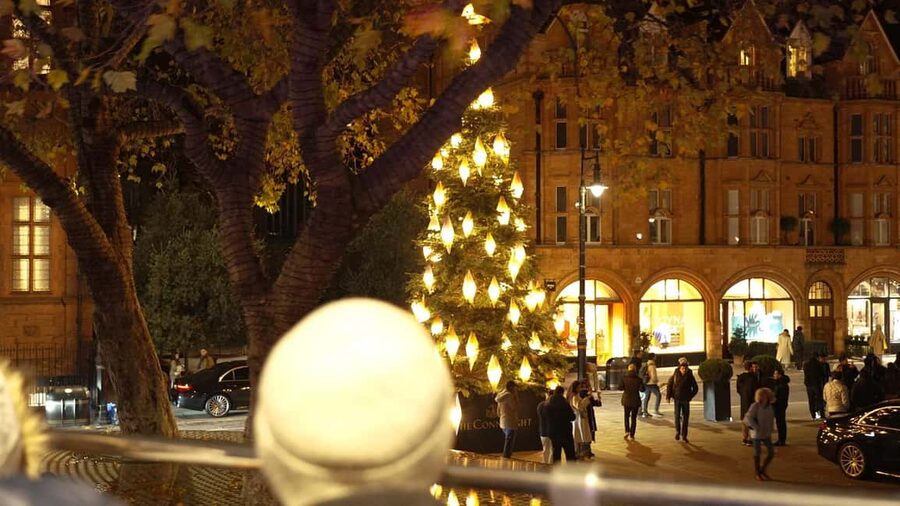 London: Christmas Lights Bus Tour With Live Guide - Entering The Festive Circuit: What This Tour Really Feels Like