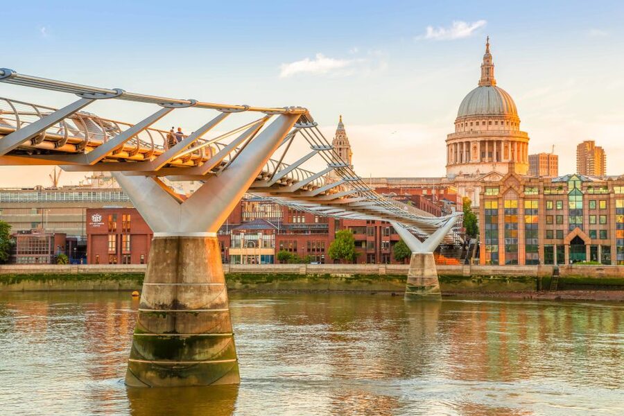 London: Full-Day Sightseeing Bus Tour with River Cruise - Tower of London and Yeoman Warder Stories