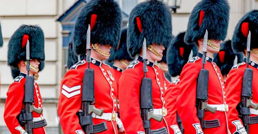 London: Full-Day Sightseeing Bus Tour with River Cruise - Buckingham Palace Photo Stop and the Guard Change Reality