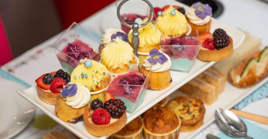 London: Gin and Afternoon Tea Bus Tour with Audio Guide - The vintage Routemaster ride: why the bus matters