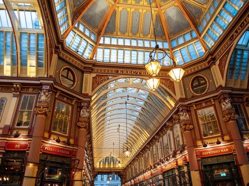 London: Harry Potter Film Locations Sightseeing Bus Tour - Borough Market and the Leaky Cauldron moment
