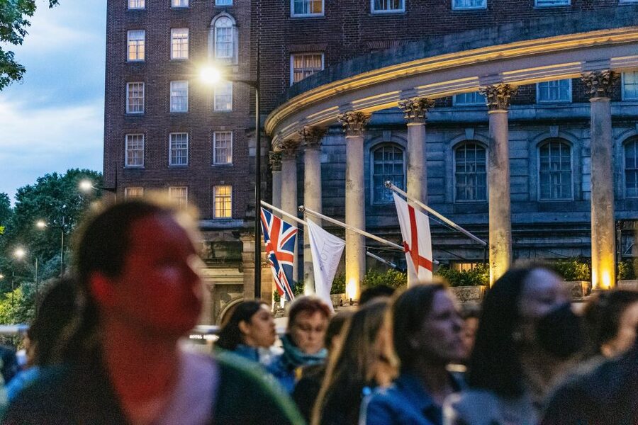 London: London by Night Sightseeing Open-Top Bus Tour - Seating and comfort: how to avoid the most common annoyances