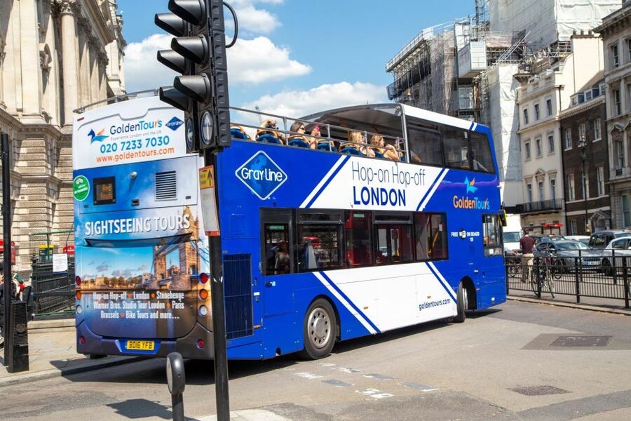 London: Panoramic Open-Top Bus Tour - The live guide experience: names you might hear and what they add