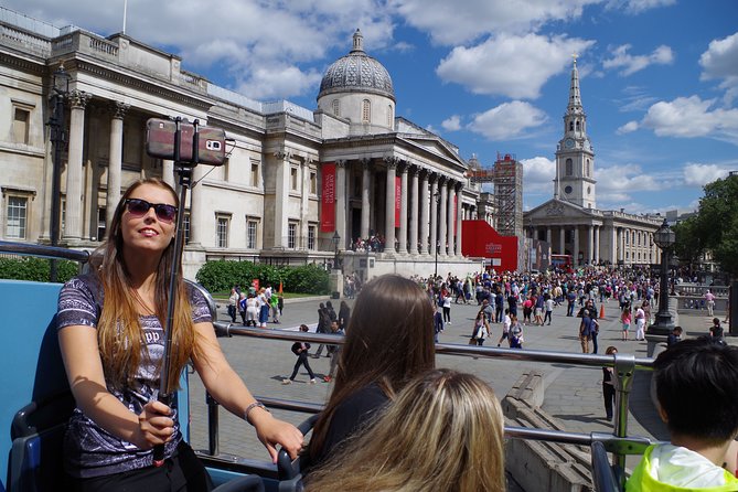 London Panoramic Open Top Bus Tour with Audio Guide - Audio guide vs live guide: what you can rely on