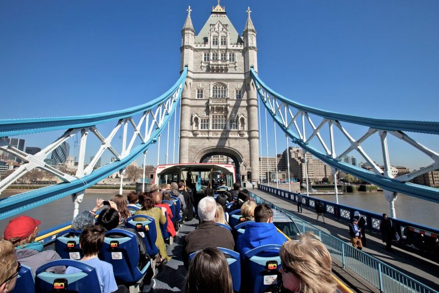 London: Tootbus Hop-on Hop-off (Optional River Cruise) - Staff, guidance, and the human side of the experience