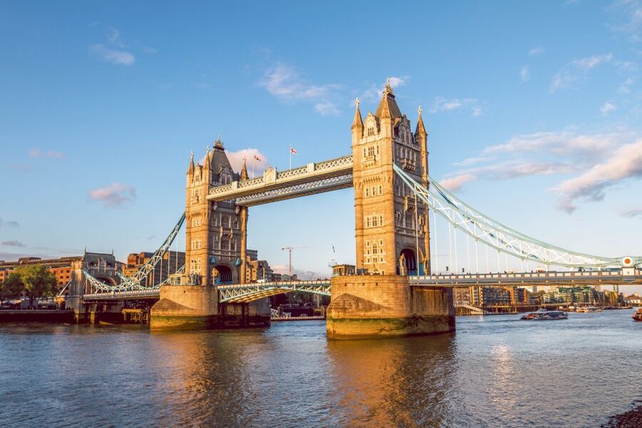 London: Vintage Bus Tour and London Eye Ticket - How the Thames Cruise Changes the Day’s Pace