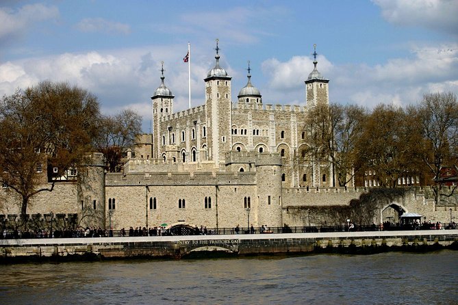 London Vintage Bus Tour Including River Thames Cruise with Optional Lunch - Westminster’s power corridor plus St. Paul’s views from the road