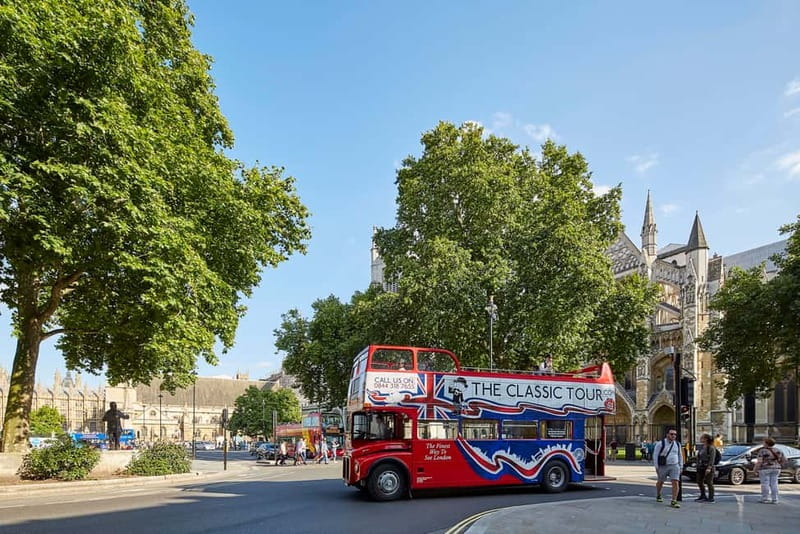 London Vintage Bus Tour: Live Comedy Sightseeing Show - Your Starting Point Near Trafalgar Square