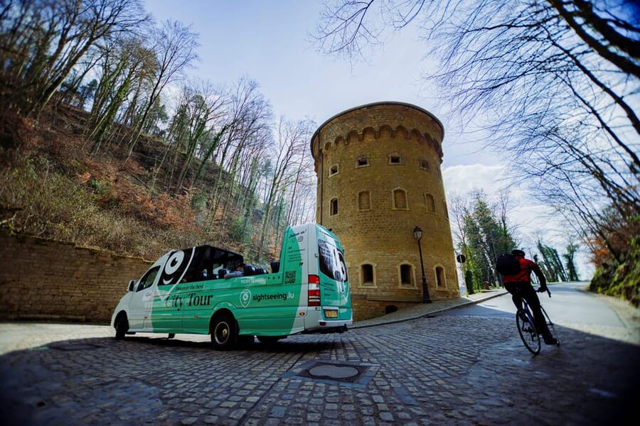 Luxembourg: City Bus Tour with Audio Guide and Headphones - A 50-minute overview ride through Luxembourg’s layers