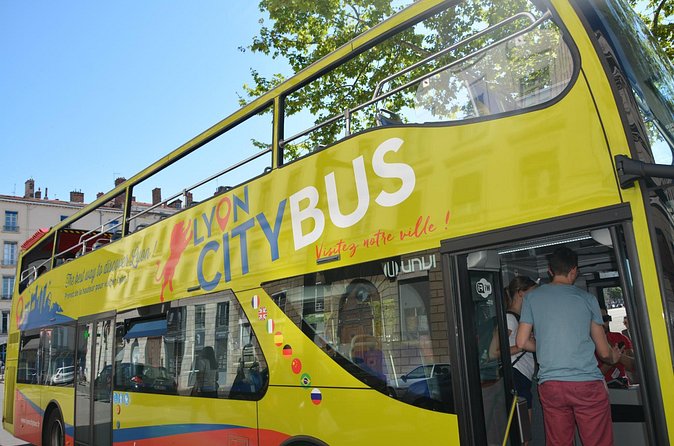 Lyon Hop-On Hop-Off Tour with Audio Commentary - Mur Peint: a quick stop that changes how you read the city