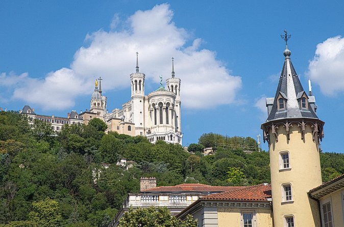 Lyon Hop-On Hop-Off Tour with Audio Commentary - Timing, frequency, and where the day can slow down