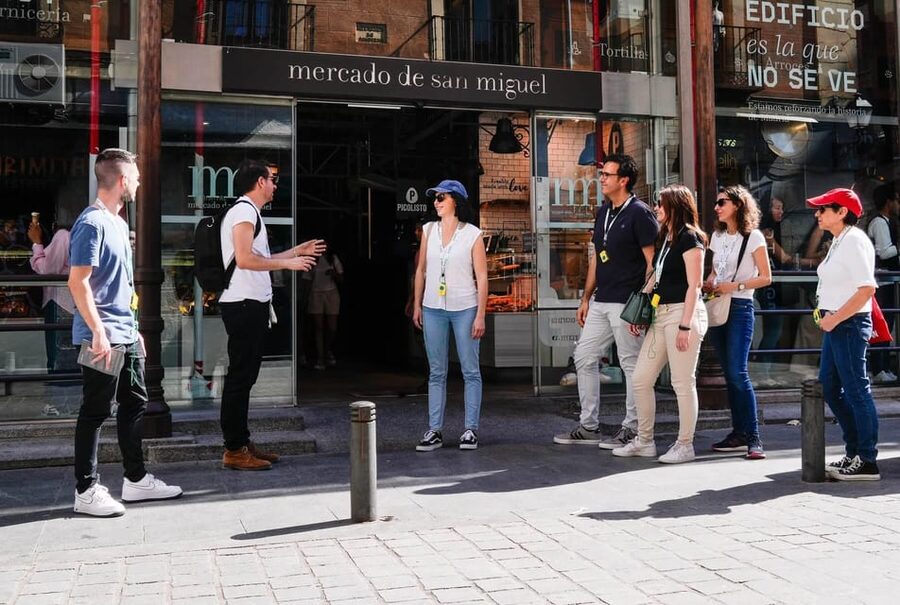 Madrid: 4-Hour Bus Tour with Royal Palace Admission - The Madrid Route: From Old Squares to Modern Avenues in 4 Hours
