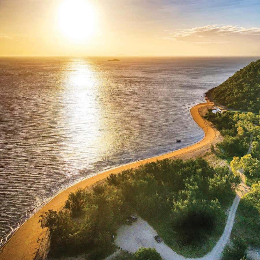 Magnetic Island: West Point Sunset Safari Bus Tour - Tim and the Eco Guide vibe: why the storytelling matters