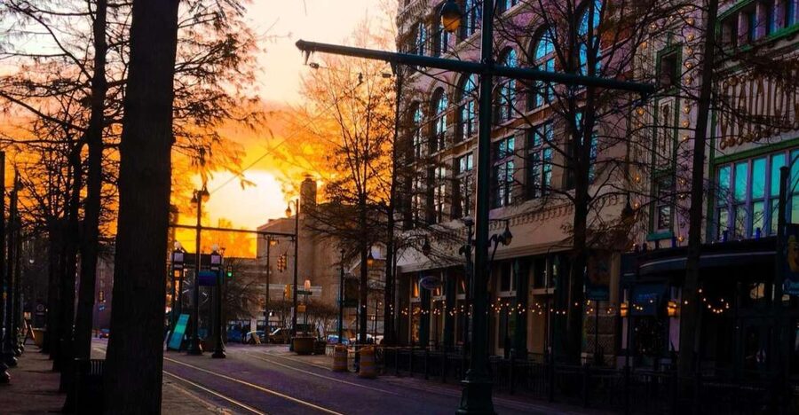 Memphis: True Crime History Bus Tour - Passing Mobsters and Scandal: Why the Tour Skips the Gloss