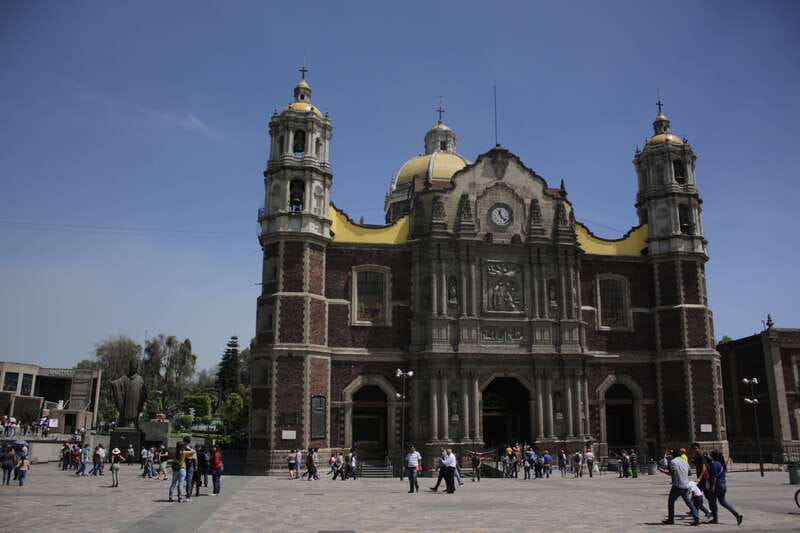 Mexico City: Hop-On Hop-Off Bus City Tour - Audio guide and the headphone reality check