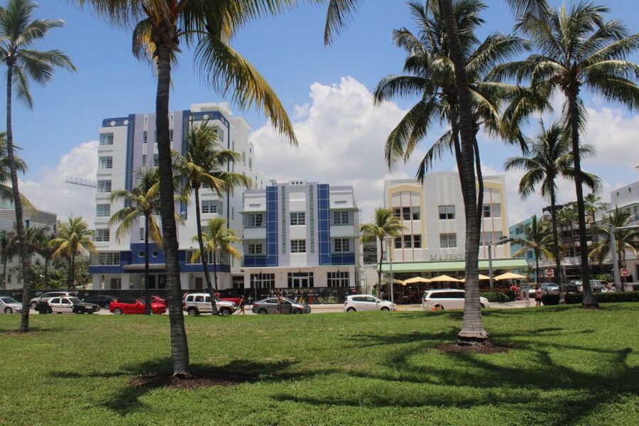 Miami: City Bus Tour with Downtown or Miami Beach Pickup - Brickell Avenue, Key Biscayne, and the viewpoint logic