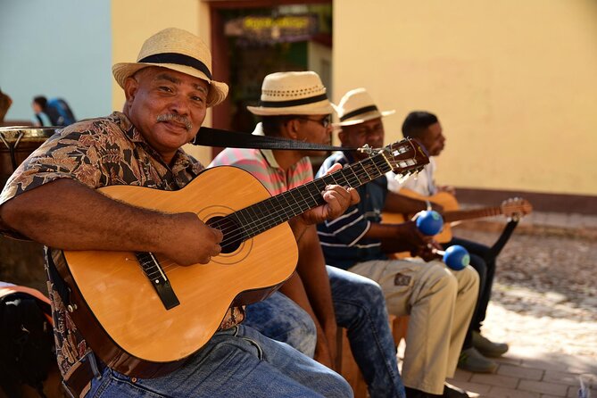 Miami City Half-Day Bus Tour with Optional Cruise - Little Havana: the short, flavorful hit at Calle Ocho