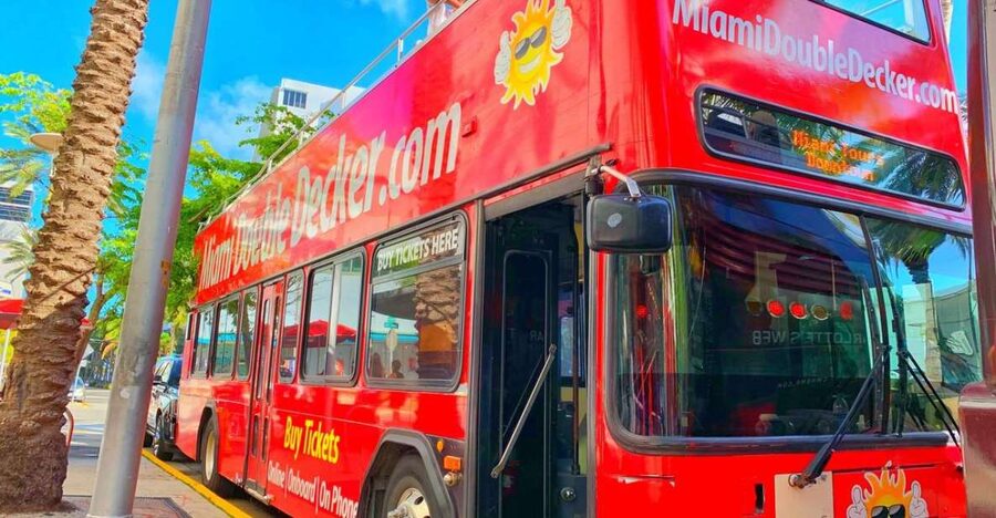 Miami: Double-Decker Bus Tour with Optional Boat Cruise - From 305 Lincoln Road: timing, meeting point, and your first 20 minutes