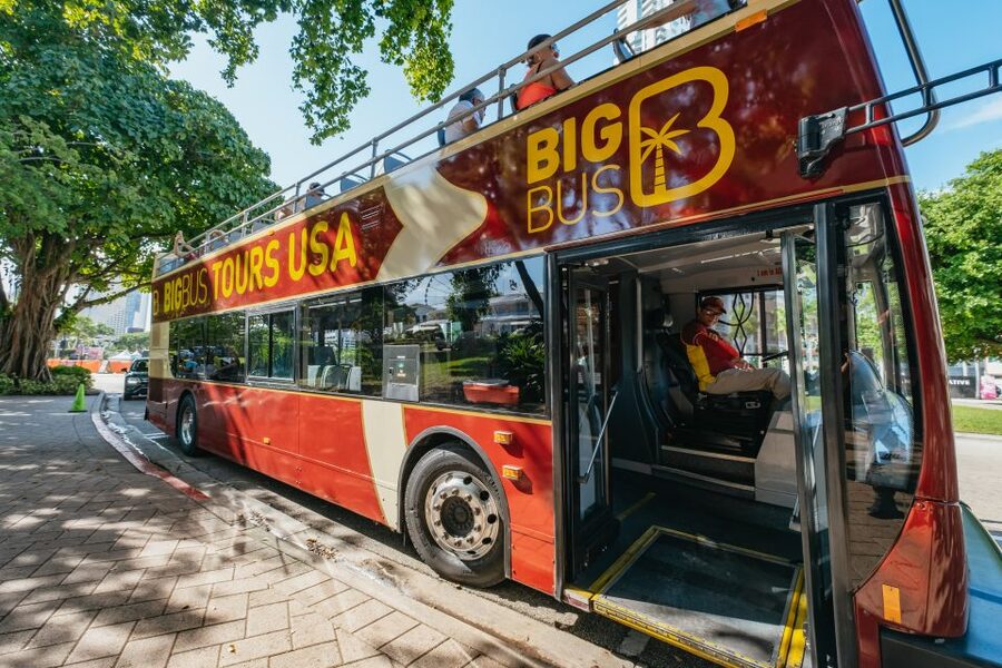 Miami: Half-Day Open-Top Bus Tour Plus Biscayne Bay Cruise - Getting Oriented: 333 Biscayne Blvd and Bayside Marketplace