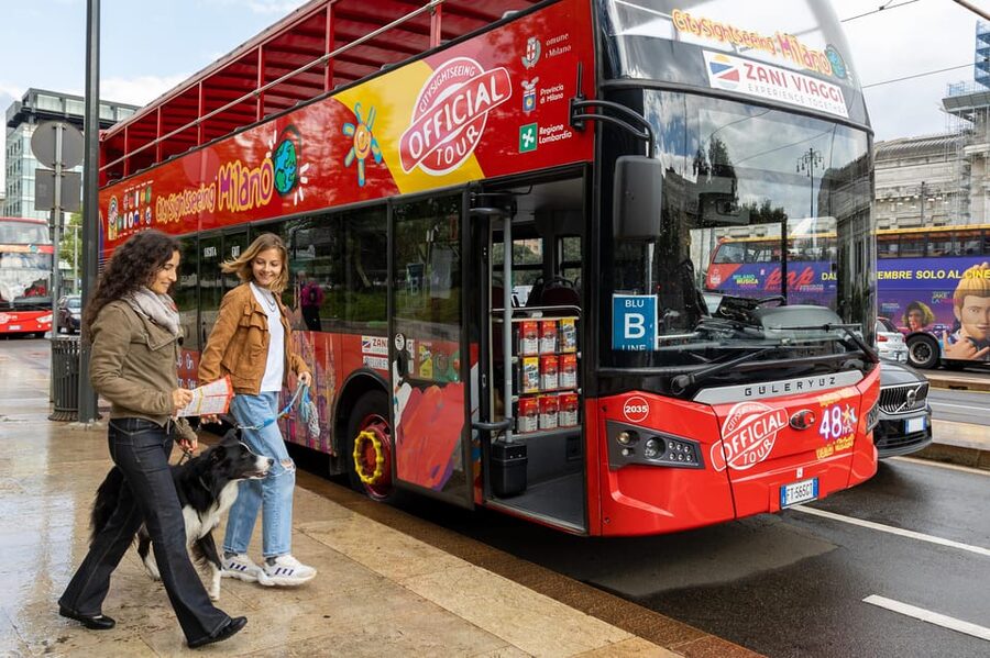 Milan: City Sightseeing Hop-On Hop-Off Bus with Audio Guide - Line A: Castello to Moscova for classic center highlights