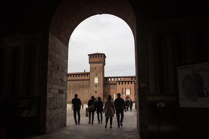 Milan Hop-On Hop-Off Bus Tour with Four Routes - Timing Tricks: When to Start and What Changes at Night