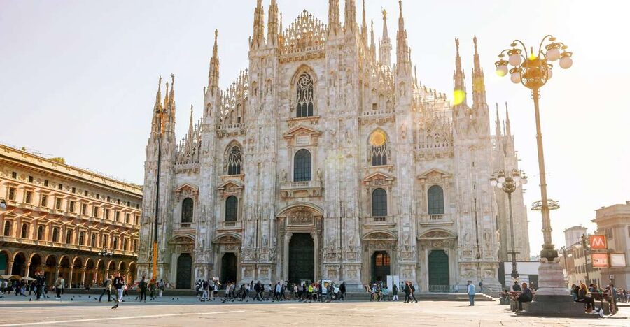 Milan: Skip-the-Line Duomo Guided Tour & Hop-on Hop-off Bus - Who should book this Duomo tour?