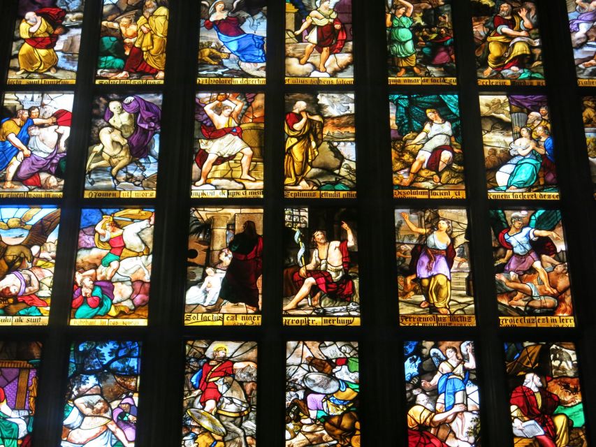 Milan: Skip-the-Line Duomo Guided Tour & Hop-on Hop-off Bus - Dress code and Duomo rules: avoid a last-minute outfit headache