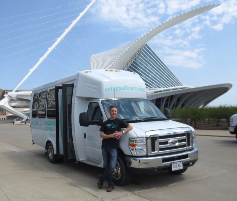 Milwaukee: Sightseeing Bus Tour - A 2-hour Milwaukee orientation that fits a tight schedule