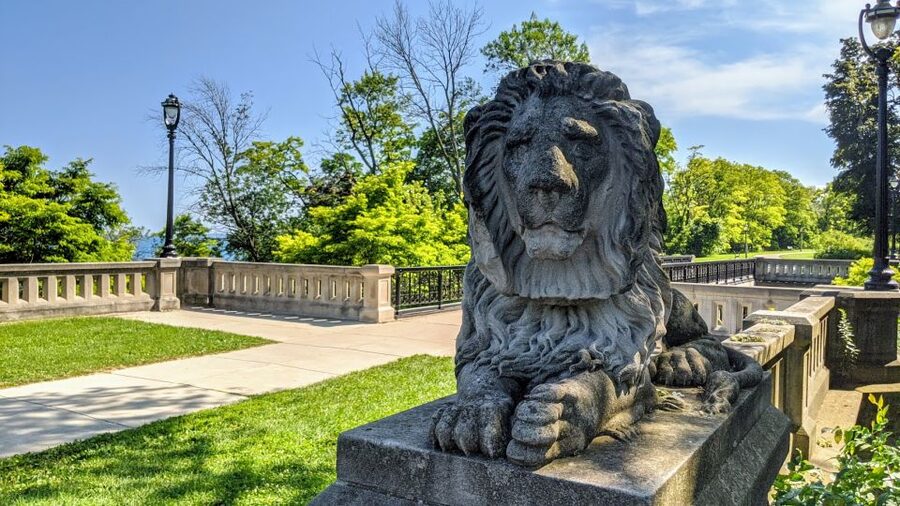 Milwaukee: Sightseeing Bus Tour - Water Tower District and the Frank Lloyd Wright connection
