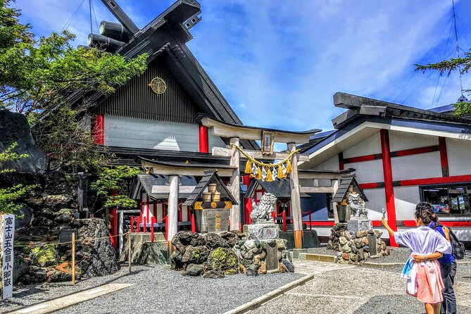 Mt Fuji and Hakone 1-Day Bus Tour Return by Bus - On the Road With Wi-Fi and an English-Speaking Guide