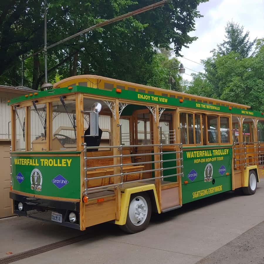 Multnomah Falls: Waterfall Corridor Hop-On Hop-Off Trolley - The schedule matters: Corbett vs Multnomah departures