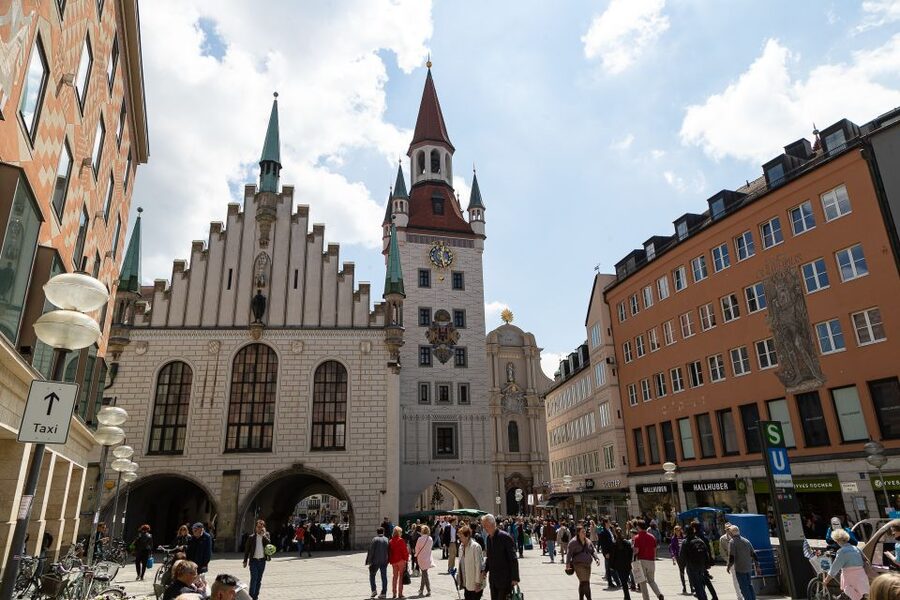 Munich: Big Bus Hop-On Hop-Off Tour by Open-Top Bus - How long should you ride: full loop vs smart hop-off strategy