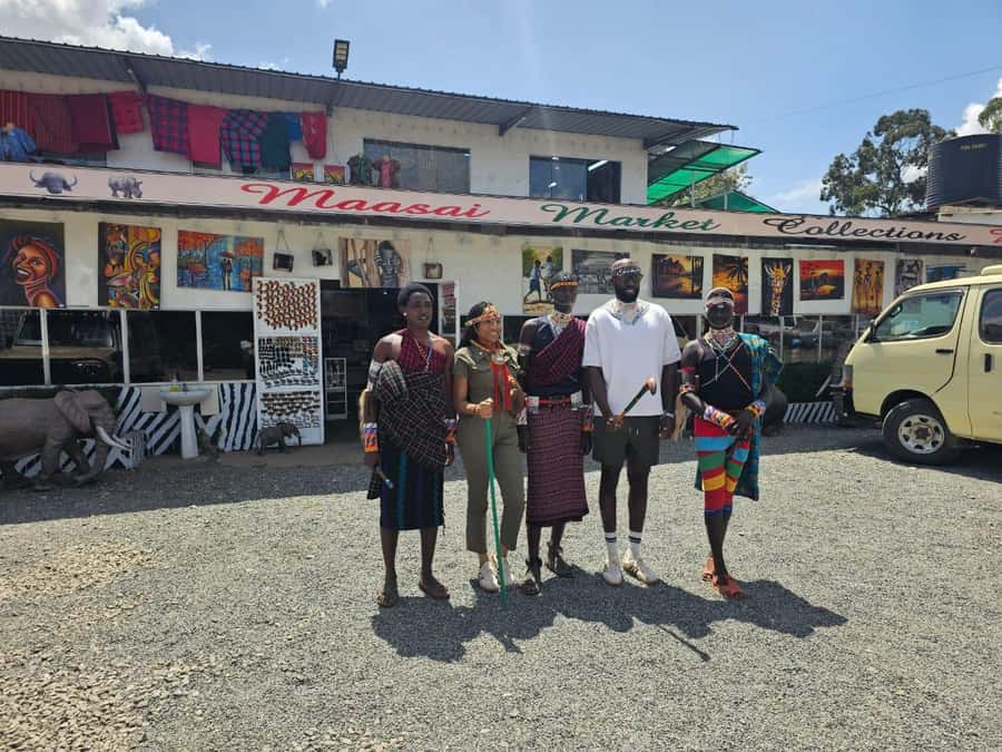 Nairobi: Hop on Hop off and Maasai market Collections Visit - Karen’s Maasai Market Collections: shopping with artisans in mind