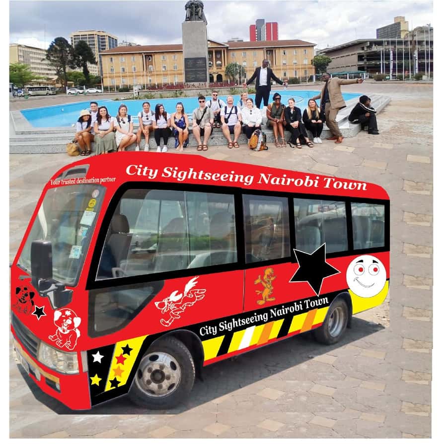 Nairobi: Hop on Hop off and Maasai market Collections Visit - KICC and Kenyatta International Tower: panoramic Nairobi in half an hour