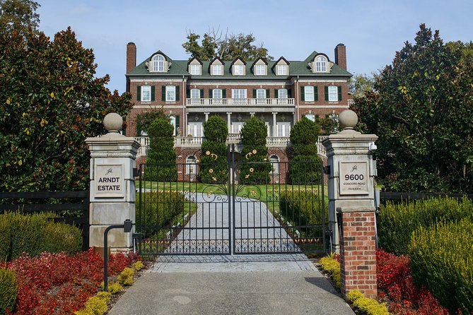 Nashville "Homes Of The Stars" Narrated Bus Tour with 30+ Celebrity Homes - 30+ celebrity homes: what to expect when names change